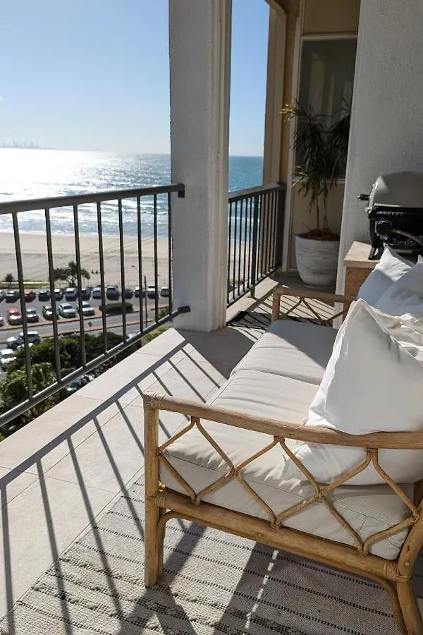 Kirra Beach Unit - Panoramic Gold Coast Beach View